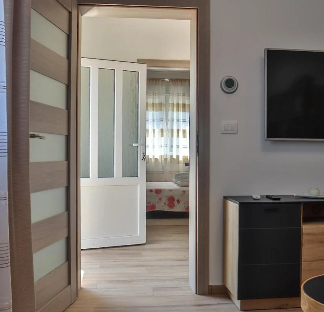 Apartment Tome Vrh